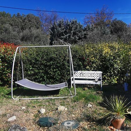 Entre Ventoux Et Luberon, Appartement Dans Maison. Malemort-du-Comtat Buitenkant foto