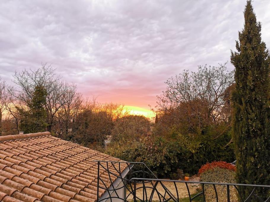 Entre Ventoux Et Luberon, Appartement Dans Maison. Malemort-du-Comtat Buitenkant foto