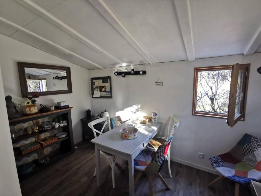 Entre Ventoux Et Luberon, Appartement Dans Maison. Malemort-du-Comtat Buitenkant foto