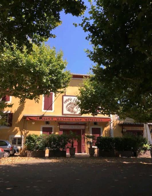 Entre Ventoux Et Luberon, Appartement Dans Maison. Malemort-du-Comtat Buitenkant foto