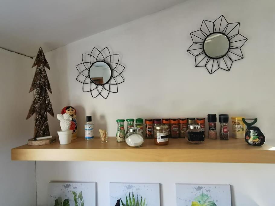 Entre Ventoux Et Luberon, Appartement Dans Maison. Malemort-du-Comtat Buitenkant foto