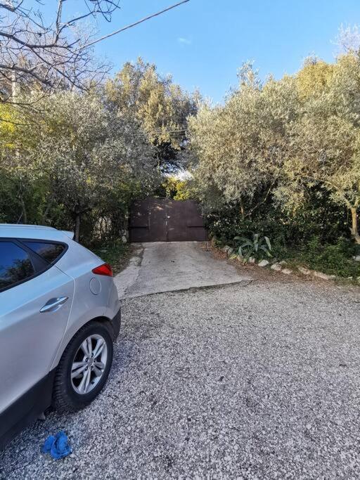 Entre Ventoux Et Luberon, Appartement Dans Maison. Malemort-du-Comtat Buitenkant foto