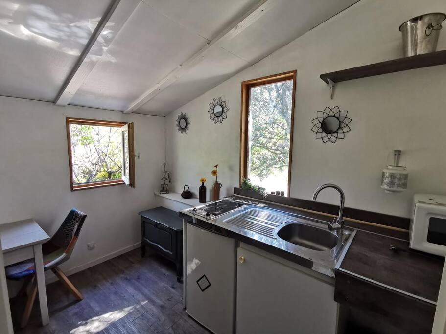 Entre Ventoux Et Luberon, Appartement Dans Maison. Malemort-du-Comtat Buitenkant foto